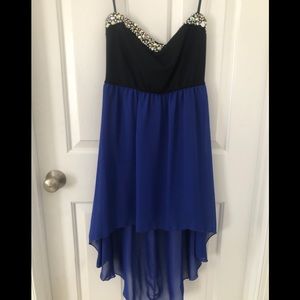 Junior semi formal dress NWT size M Deb